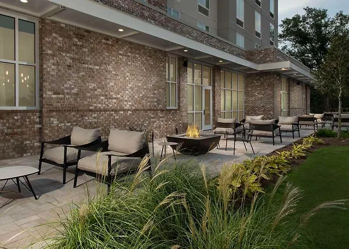 Hilton Garden Downtown *