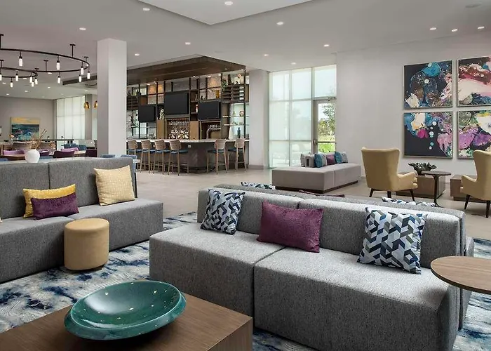 Hilton Garden Downtown *